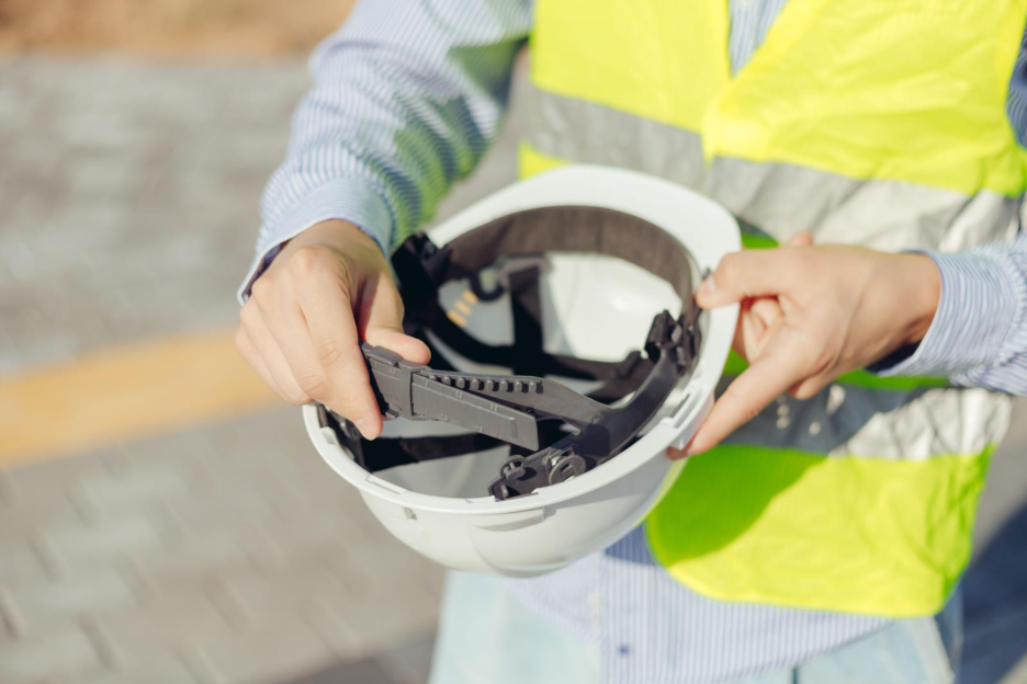 adjusting a hardhat